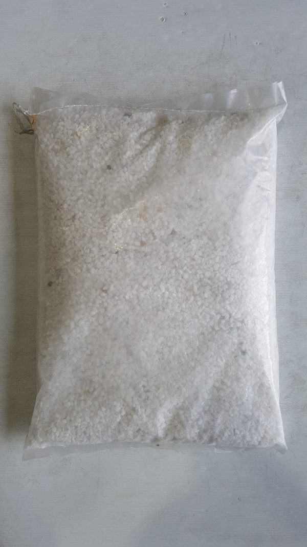 Snow White Pebbles 4-6mm 10kg Bag SALE - Image 3