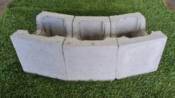 20.03C Concrete Block Curved Half Wall 190x190x190/140mm (Grey) - Image 4